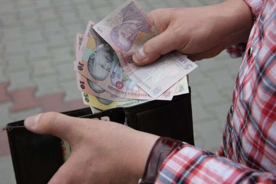 7 lucruri pe care poți să le faci cu salariul minim pe economie