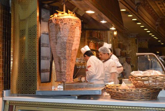 7 lucruri despre importanța șaormeriilor în viața românilor