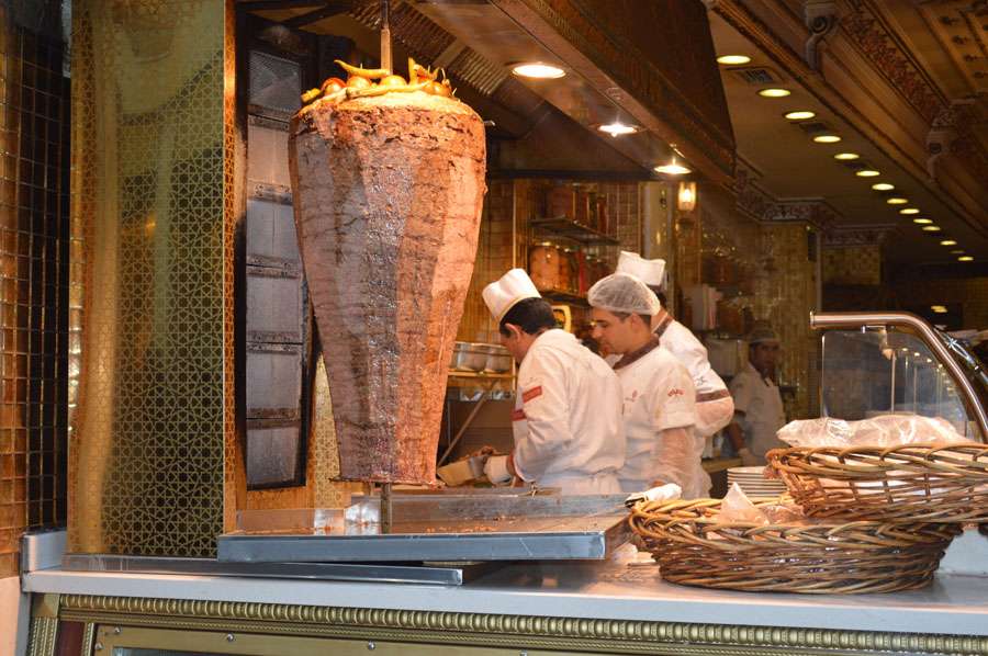 7 lucruri despre importanța șaormeriilor în viața românilor