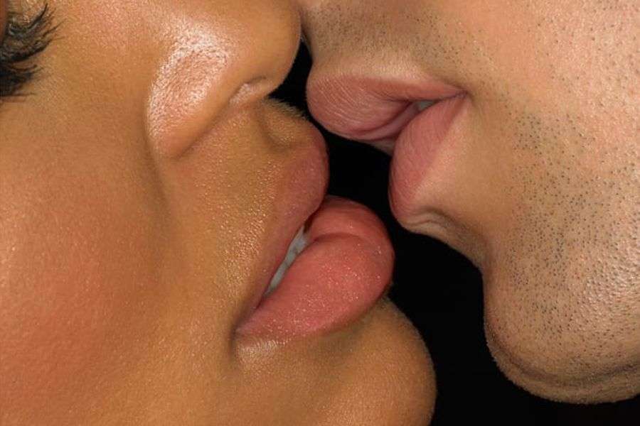 7 tipuri de sărut de care nu ai auzit