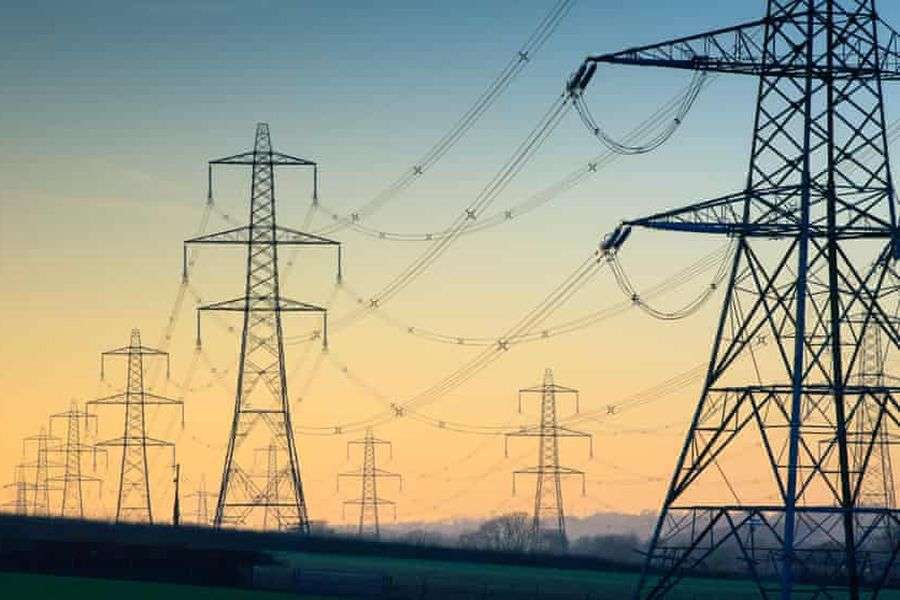 Fraieri. România exportă curent de 220 volți și importă de la străini curent de 110 volți