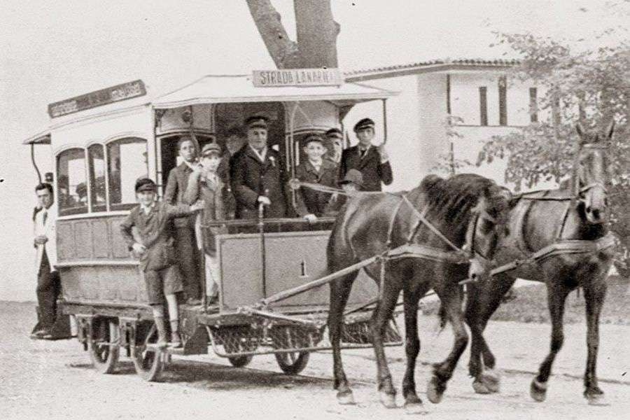 7 momente de referință din istoria transportului public din București