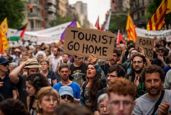 7 motive pentru care tot mai multe orașe occidentale s-au săturat de turiști