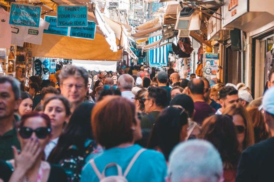 7 indicii să recunoști un român în Halkidiki