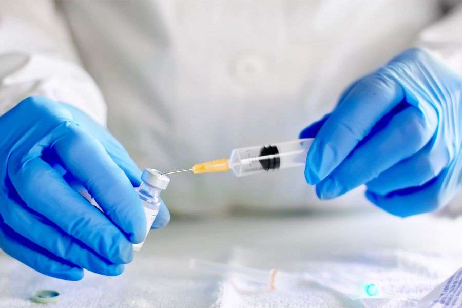 7 metode prin care poți convinge anti-vaxxerii români să se vaccineze