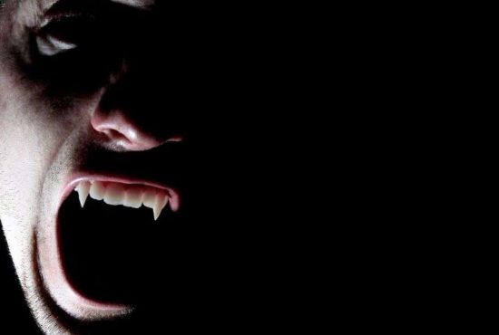 7 probleme pe care le ai ca vampir în România