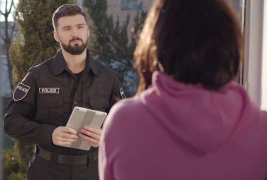 7 lucruri pe care ai vrea să le zică vecinii despre tine după ce ai săvârșit o crimă