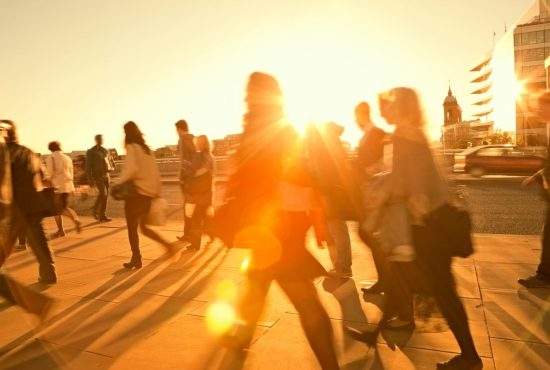 Românii, bătuți de soare în cap! 40% dintre ei ar vota AUR