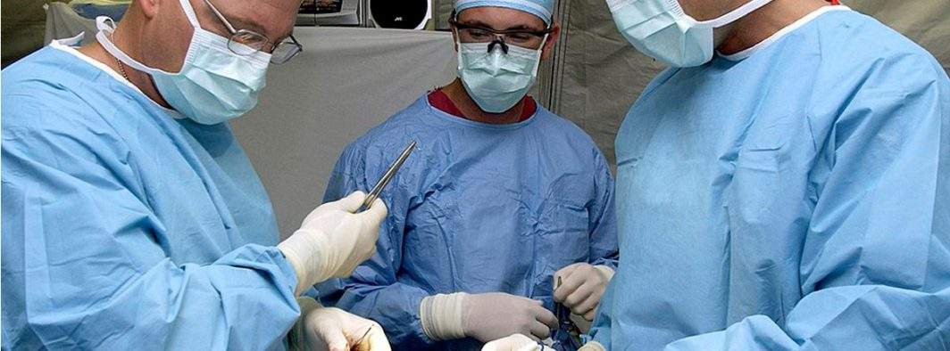 Medicii de la Spitalul Universitar București au realizat primul transplant de celule șmen