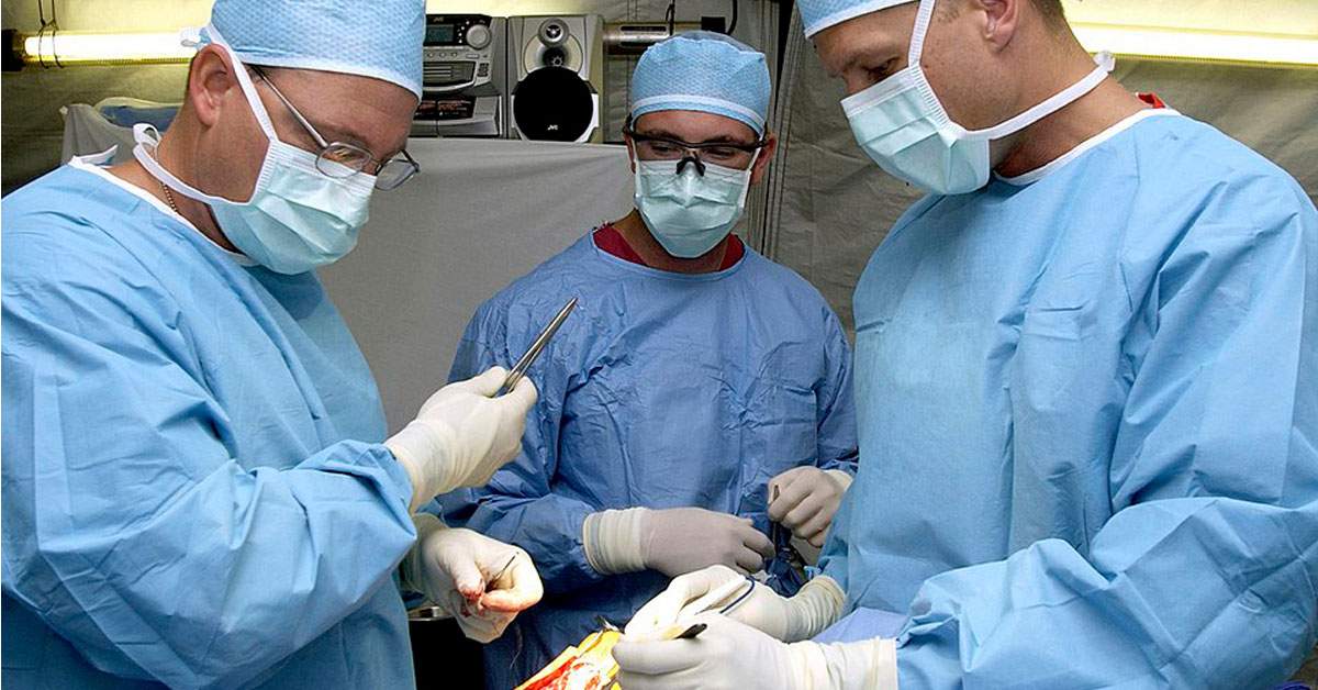 Medicii de la Spitalul Universitar București au realizat primul transplant de celule șmen