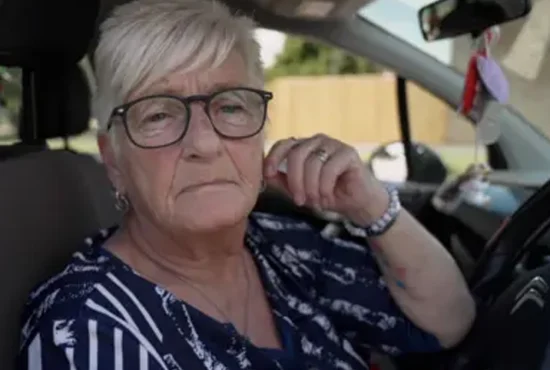 Un român și-a uitat soacra în mașină când s-a dus în Lidl și aia a făcut spume la gură