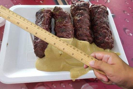 Un conspiraţionist susţine că Terasa Obor a micşorat cartonul ca să pară micii mai mari