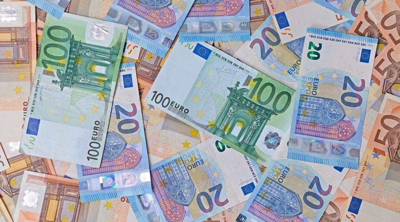 Investiție masivă a Armatei: 7 miliarde € în armament și 12 miliarde € în pensii speciale
