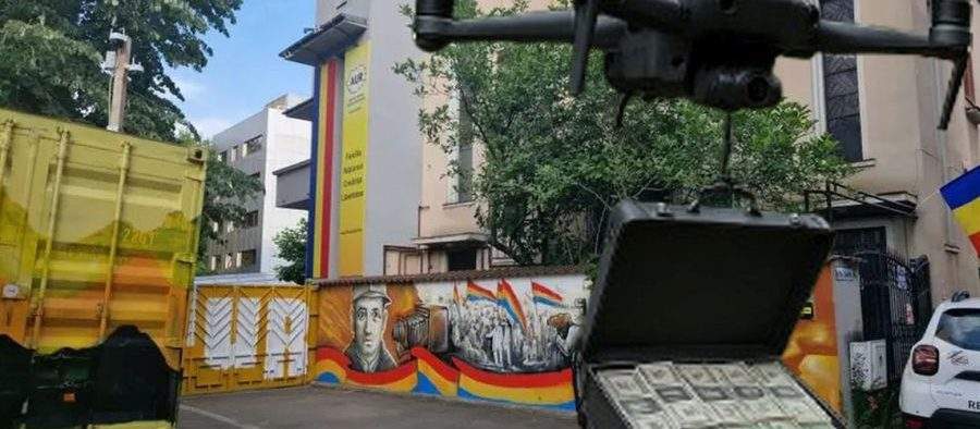 O nouă dronă rusească în România: a intrat în curtea AUR și a lăsat o valiză cu bani