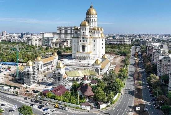 400 de blocuri din Bucureşti, fără apă sfinţită din cauza unei avarii la Catedrală