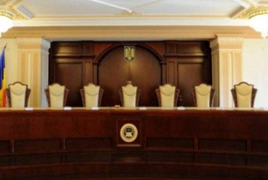 Judecătorii CCR au declarat neconstituţional totul, ca să nu îi mai deranjăm
