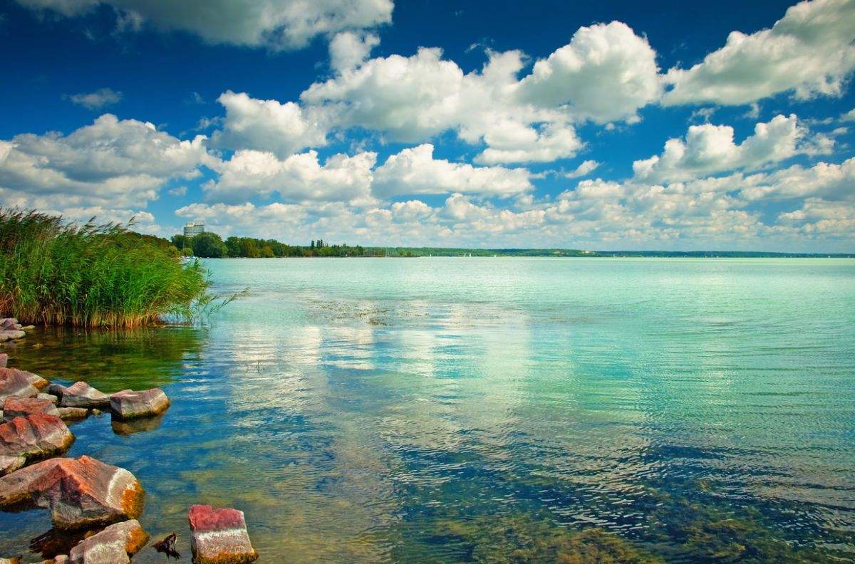 Vestea că lacul Balaton ar putea seca mobilizează românii: „Ne p*șăm în el până îl umplem!”