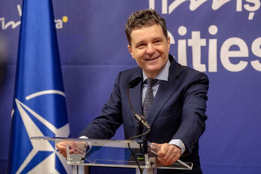 Din cauza educației precare, statul nu e paralel, e înclinat cu 7-8 grade