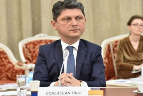 Titus Corlățean se retrage din politică după ce a câștigat iar premiul pentru cel mai mare dovleac