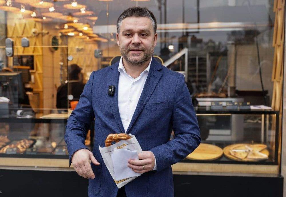 Ciprian Ciucu a obținut susținerea REPER după ce le-a dat resturile de la un covrig