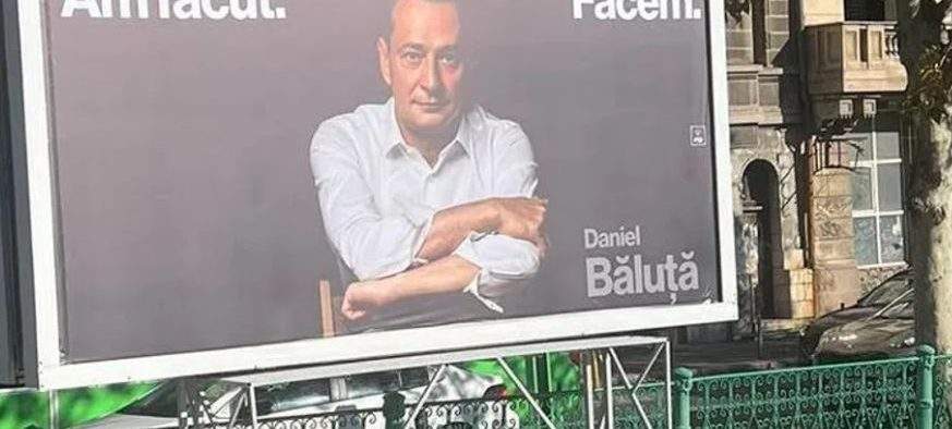 Operațiune incompletă! Prin București s-au pus afișe cu Băluță, dar nu și tronurile de WC aferente