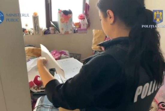 Ruşii prinşi cu certificate de naştere false româneşti vor fi băgaţi înapoi în mamele lor