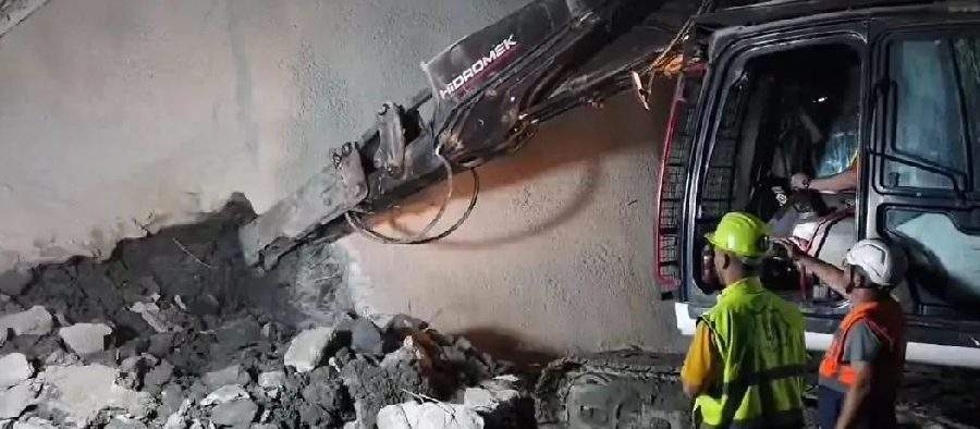 Compania de Drumuri a reușit străpungerea unui tunel între două vile de pesediști