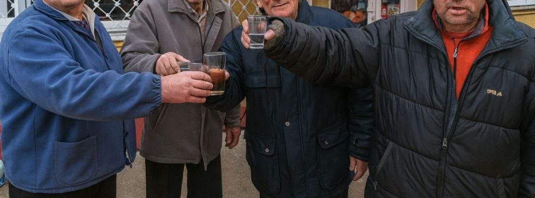 Un sat din Vaslui nu are apă de 5 ani și nimeni nu s-a plâns: „Ce-i aia apă?”