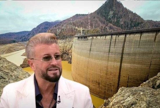 Mobilizare la Vidraru. Cătălin Botezatu s-a dus cu un grup de voluntari să împingă nămolul la deal