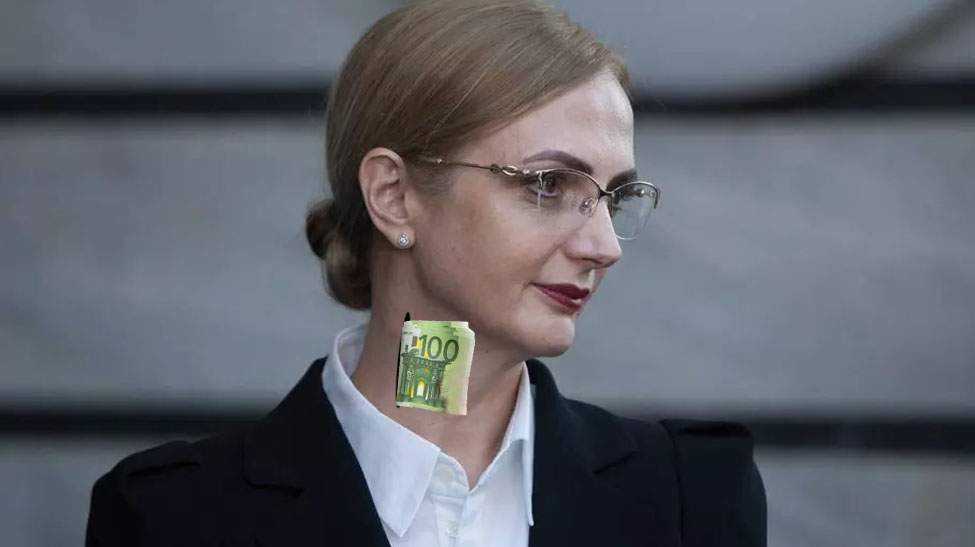 Lui Lia Savonea i s-a înfundat fanta pe unde îi bagă corupții șpaga