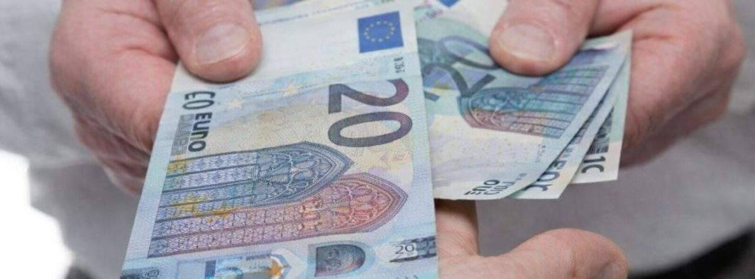 După ce Bulgaria a trecut la euro, România a trecut și ea la „Îmi dai 20 euro până la salariu?”