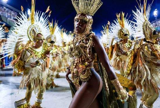 Româncele care lucrează în videochat denunță acordul Mercosur: vom fi inundați cu brazilience!