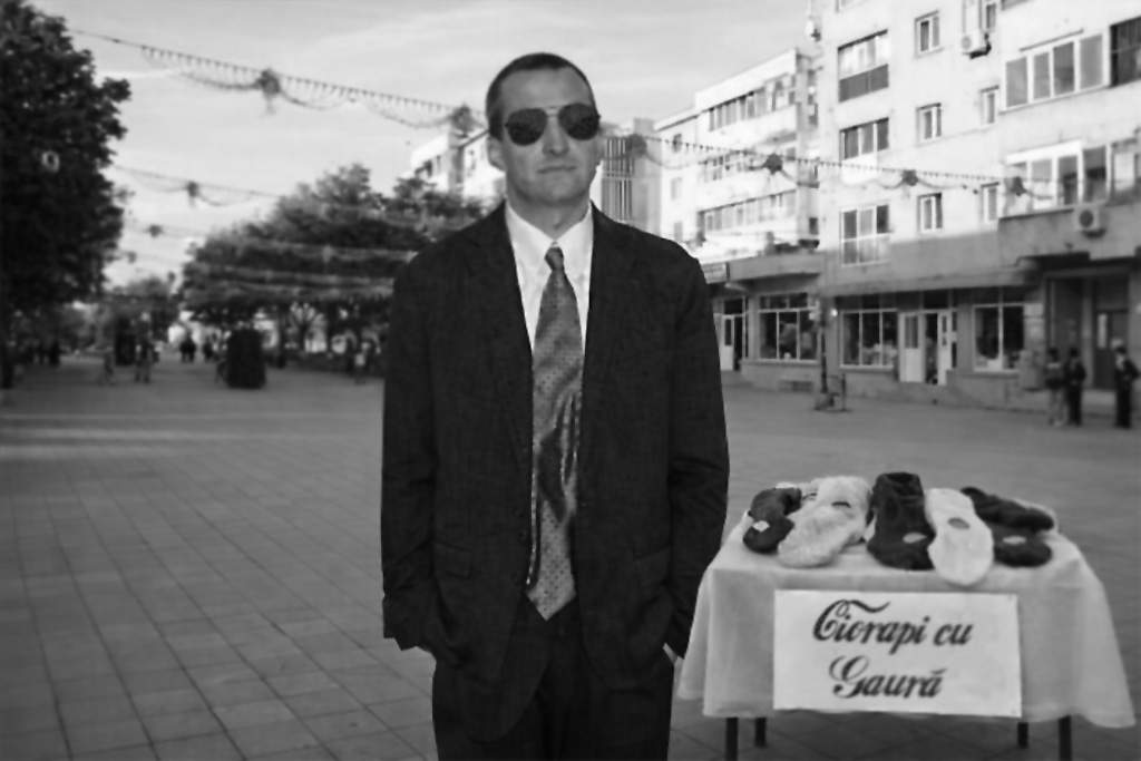 Doliu în lumea modei. A murit legendarul Pelle Apugli, inventatorul găurii din ciorap