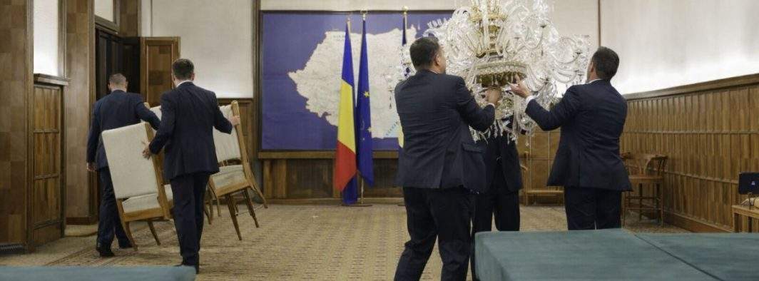 Pentru că Bolojan e în Germania, pesediștii au furat din Guvern perdelele și mobilierul