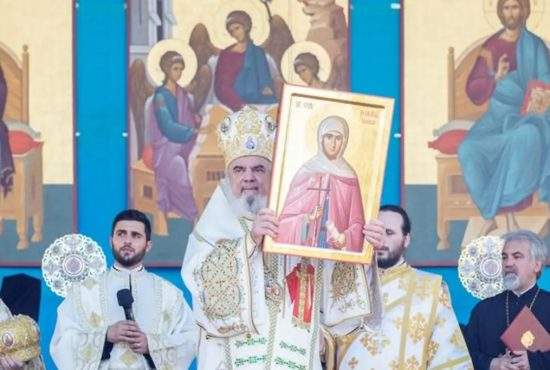 Patriarhia anunţă că va canoniza 16 femei care nu şi-au cicălit niciodată bărbaţii