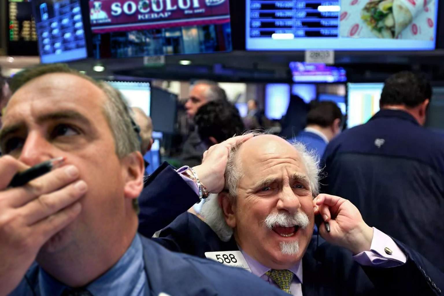 Panică pe bursele mondiale după ce şaorma de la Socului a scăzut sub 1 kg pentru prima oară în istorie