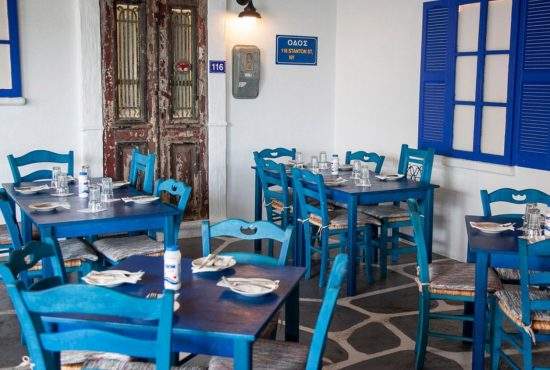 Restaurant grecesc din Constanţa, închis de ANPC după ce măslinele au început să umble