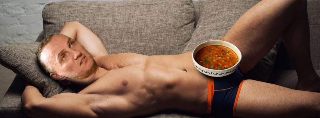 Trăistariu renunţă la ciorbă după ce a încercat s-o mănânce în chiloţi şi şi-a opărit p…