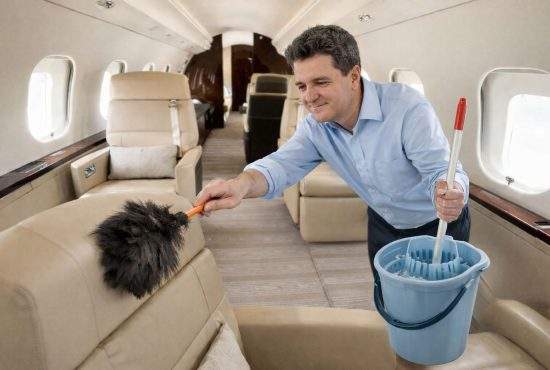 Nicușor a obținut o reducere de 25 de euro la avionul lui Țiriac după ce l-a măturat la final