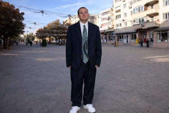 Baronul drogurilor din Mizil, avere colosală. Şi-ar fi luat anul ăsta o pereche de adidaşi