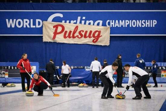 Sătulă de glume, Federaţia Mondială de Curling schimbă numele sportului. Acesta se va numi pulsug
