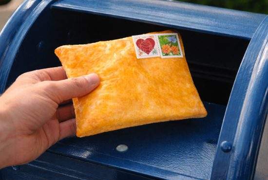 Poșta Română, parteneriat cu Luca. În loc de plicuri vom putea folosi şi merdenele