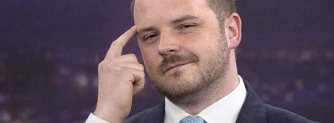 Smart! Rogobete a creat panică cu avionul ca să abată atenția de la un tun dat de colegii din PSD