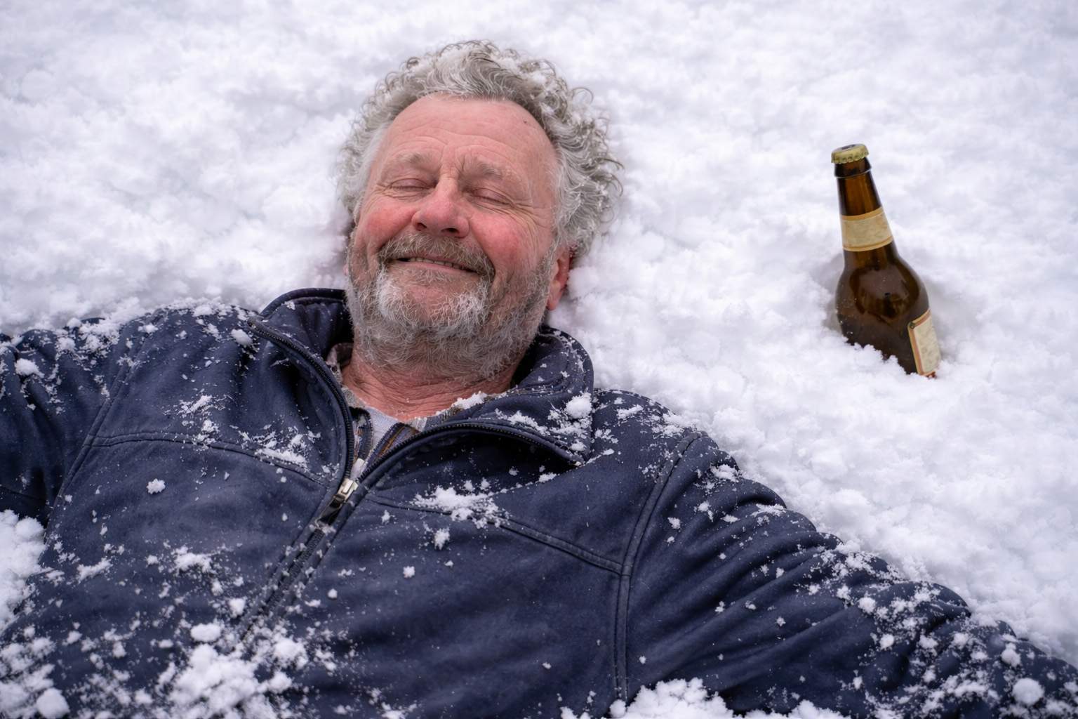 Stratul de nea din Bucureşti s-a dublat după ce peste neaua de ieri a căzut şi nea Costel