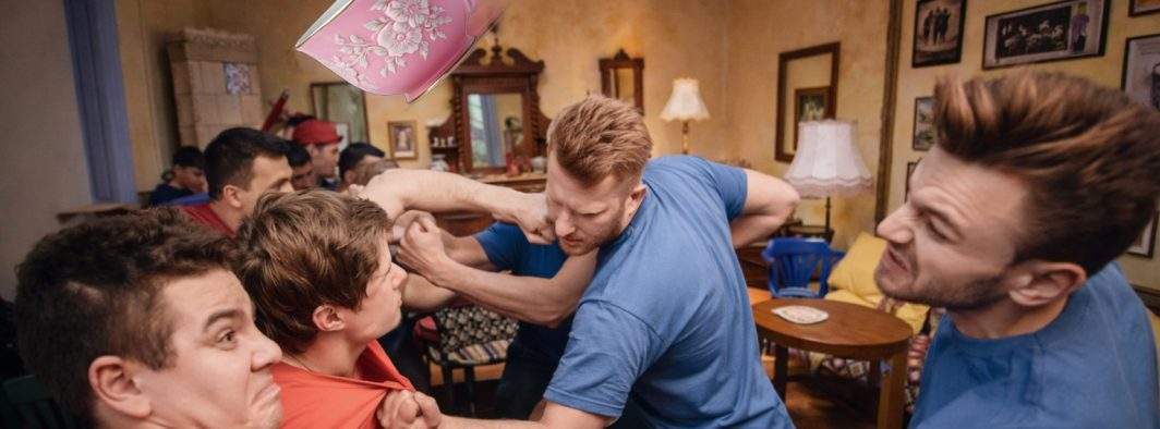 Bătaie generală într-o ceainărie după ce un ceai a fost infuzat cu 15 secunde prea mult