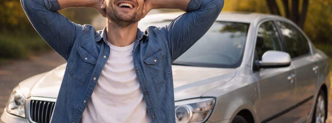 Auzind că iar se dă cu rachete în Golf, mii de români răsuflă uşuraţi că şi-au luat Octavia