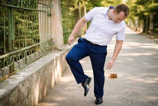 Un român care a călcat în c*cat şi-a cerut scuze: „Vai, dle Ponta, nu v-am văzut”