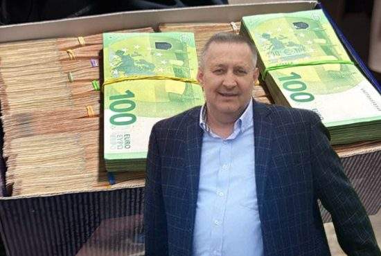 Reacția șefului ARR după ce procurorii i-au găsit 350.00 de euro: „Numai atât? Mai căutați, băieți, mai căutați”