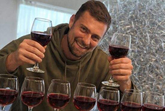 Gabi Tamaș, monument de evlavie! A băut de 44 de ori cele 44 de pahare de vin