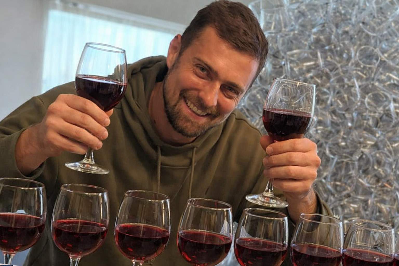 Gabi Tamaș, monument de evlavie! A băut de 44 de ori cele 44 de pahare de vin